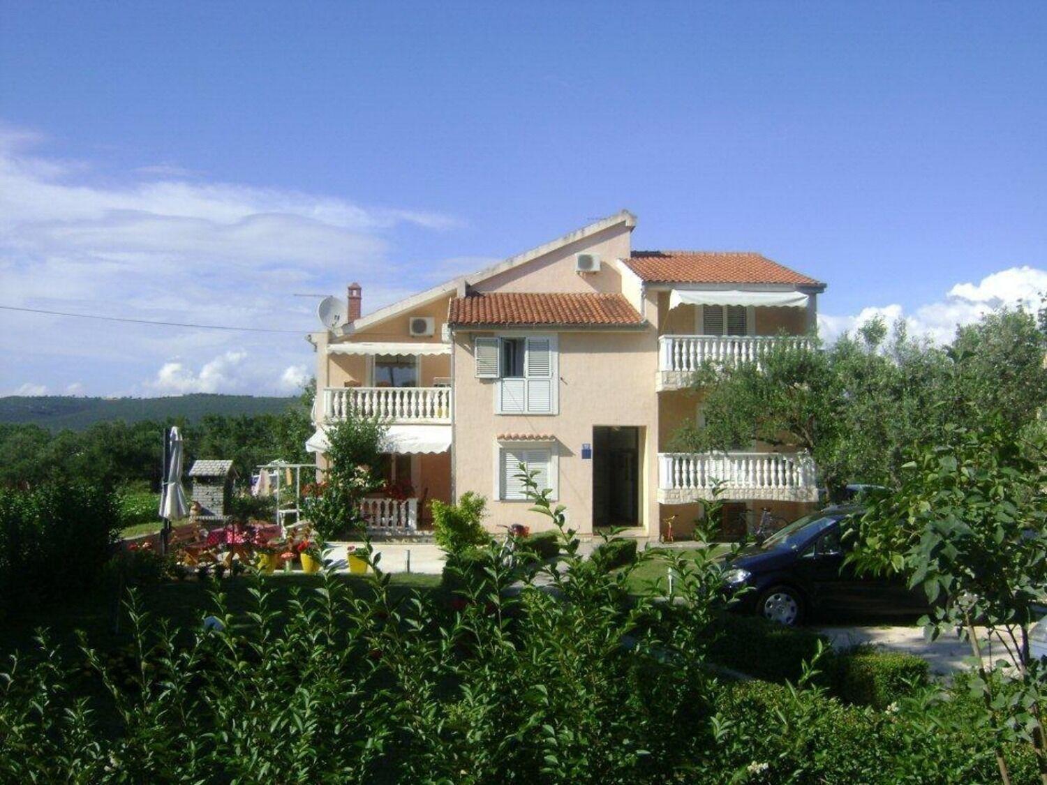 Apartments Darko - 30 M From Beach Sukosan Exterior photo